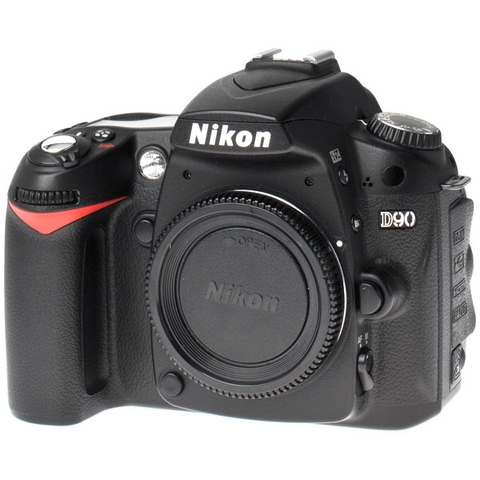 Nikon D90 body - Mới 95%