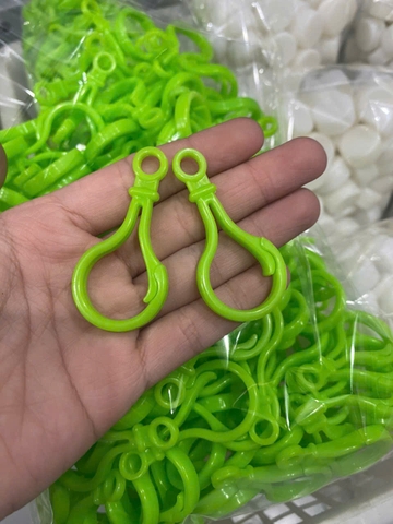 Set 10 móc khóa nhựa xanh