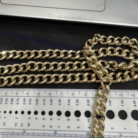 Xích vàng xuất dư size 9mm 55k/m nặng tay