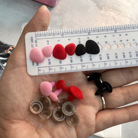 Mũi nhung tam giác làm thú bông (có chốt)