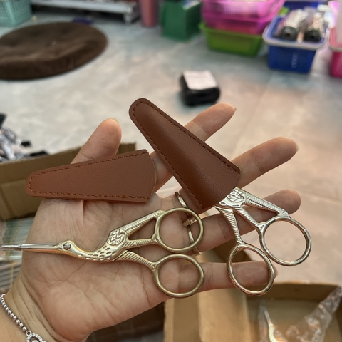 Bọc mũi kéo da PU 12cm 15k/ cái