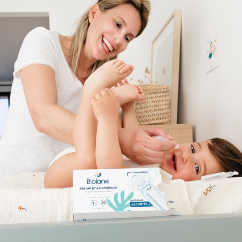 Nước muối sinh lý Biolane vệ sinh mũi, mắt cho bé sơ sinh, trẻ em, người lớn