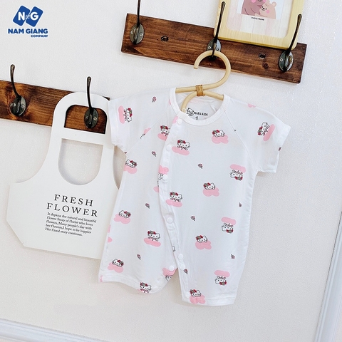 Bộ body cộc trắng in hình petit cài chéo