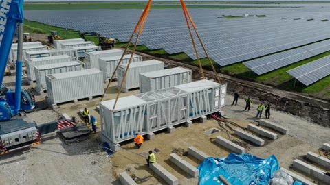 Tối Ưu Hóa Hệ Thống Điện và Chuyển Đổi Năng Lượng tại Romania với Dự Án Kho Lưu Trữ Điện Năng Lượng Quy Mô Lưới