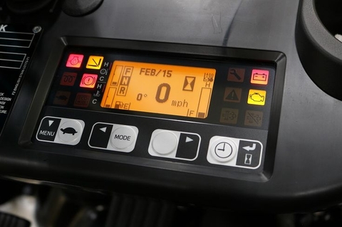 Đánh giá hệ thống hiển thị đa chức năng trên xe nâng Toyota