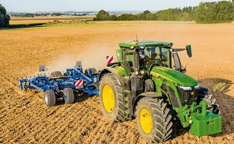 Tại sao John Deere tăng vốn hóa 450%? Bài học xây dựng hệ sinh thái giúp doanh nghiệp dẫn dắt thị trường