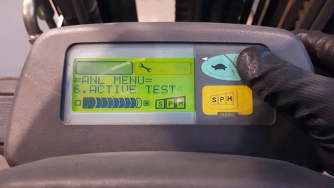 Cách sử dụng màn hình hiển thị đa chức năng trên xe nâng điện Toyota