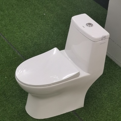 Bồn cầu liền khối men nano kháng khuẩn FX-1305