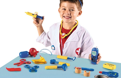 Mua đồ chơi cho con trai cần chú ý những gì?