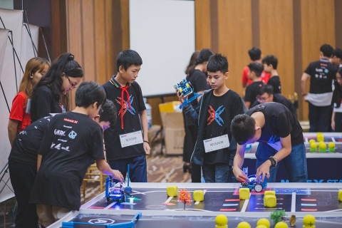 Hình ảnh buổi tập huấn chung trước giải 2020 MakeX Robotics Competition For Steam Club