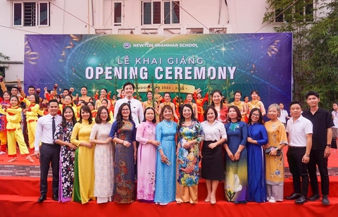 Không khí khai giảng 2022-2023 tại Trường Tiểu Học I Sắc NiuTơn