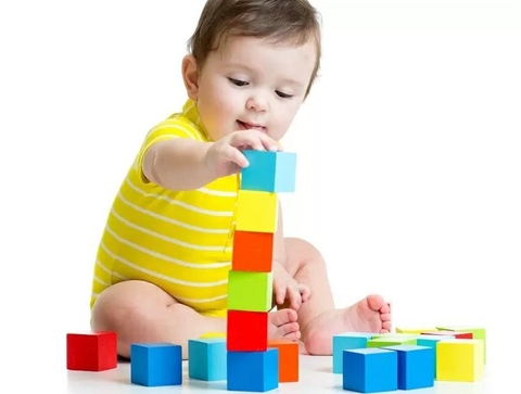 Đồ chơi phát triển trí tuệ cho bé 1 tuổi