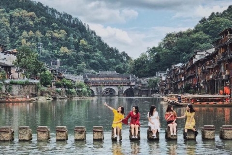 Du lịch Trương Gia Giới Phượng Hoàng Cổ Trấn mùa nào đẹp? Kinh nghiệm chọn thời điểm lý tưởng
