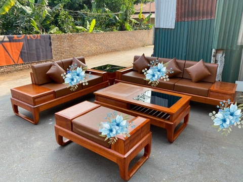 Sofa gỗ gõ chân hươu bên trái