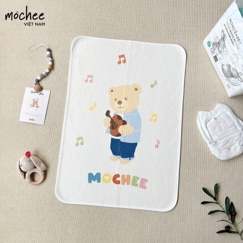 Lót chống thấm MOCHEE - Gấu đàn ghita