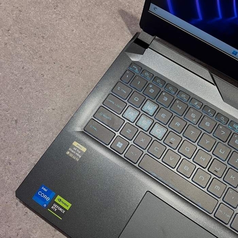 MSI Cyborg 15 - Bàn phím trái