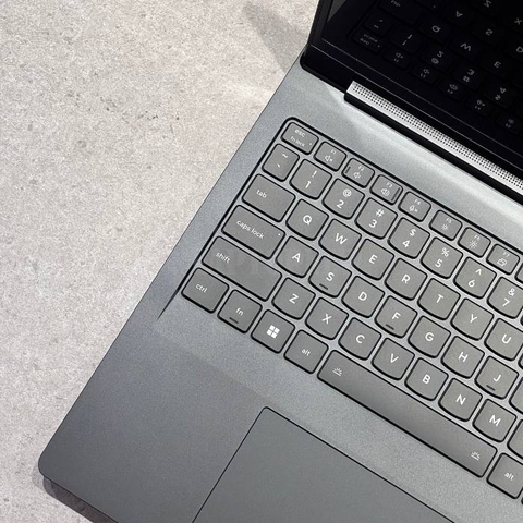 Lenovo Legion 7 Pro - Bàn phím trái