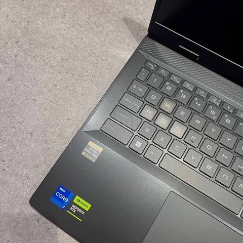 MSI Sword 16 HX - Bàn phím trái