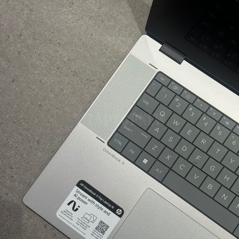HP Omnibook X Flip 16 - Bàn phím trái