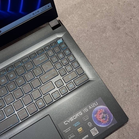 MSI Cyborg 15 - Bàn phím phải