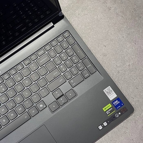 Lenovo Legion 7 Pro - Bàn phím phải