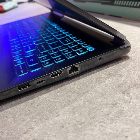 MSI Cyborg 15 - Cổng kết nối phải