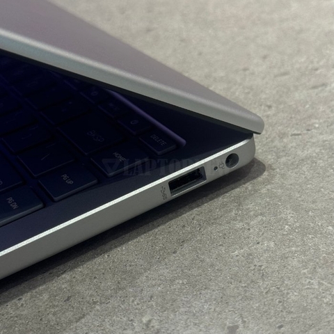 HP 14 - Cổng kết nối phải