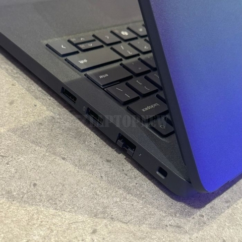 Dell Pro 14 - Cổng kết nối trái
