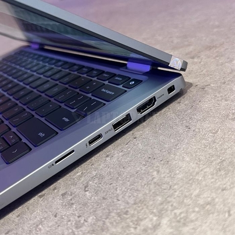 Dell Latitude 7420 - Cổng kết nối phải