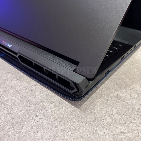Lenovo Legion 7 Pro - Tản nhiệt trái