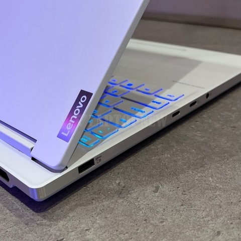 Legion 7 16IRX9 - Cổng kết nối trái