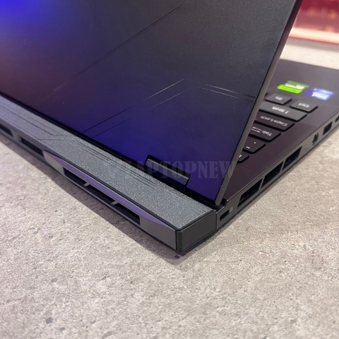 Acer Predator Helios Neo 14 - Tản nhiệt trái