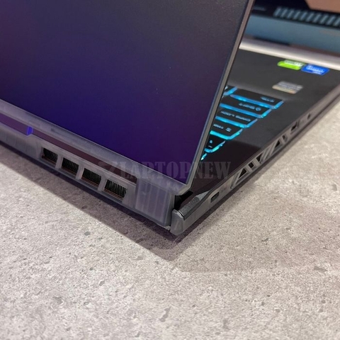 MSI Cyborg 15 - Tản nhiệt trái