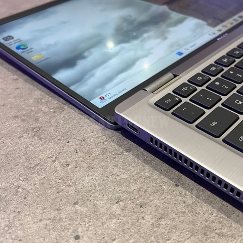 Dell Latitude 7420 - Mở 180 độ