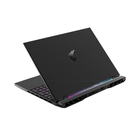 Gigabyte Aorus 16 - tản nhiệt phải
