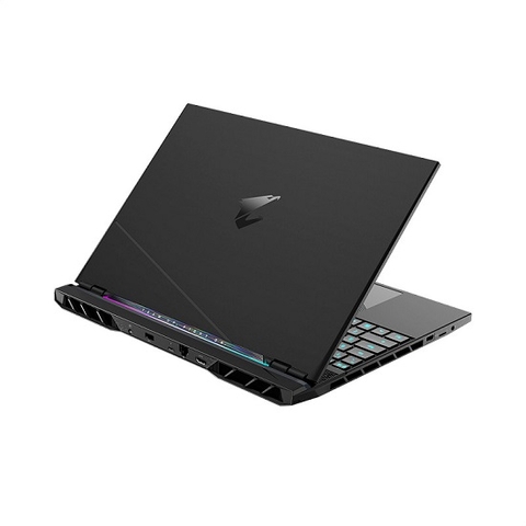 Gigabyte Aorus 16 - tản nhiệt trái