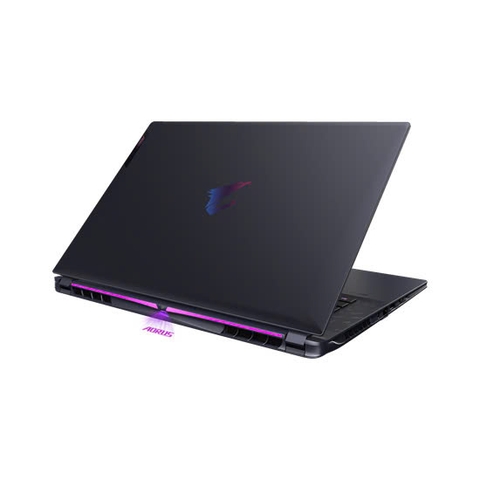Gigabyte Aorus 16x - tản nhiệt trái