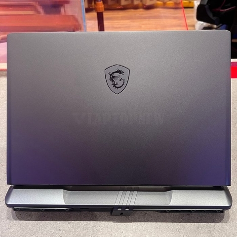 MSI Vector 16 HX AI - Mặt sau