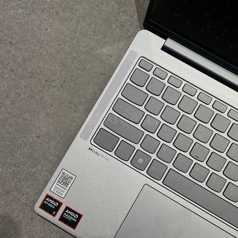 Lenovo Ideapad Slim 5 Oled - Bàn phím trái