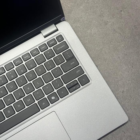 Dell Latitude 5430 - Bàn phím phải