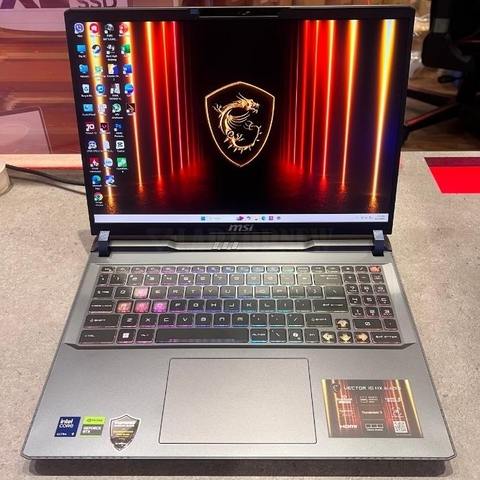 Laptop MSI VECTOR 16 HX AI A2XWIG U93220G58 | CPU Ultra 9-275HX | RAM 32GB DDR5 | SSD 2TB PCIe | VGA RTX 5080 16GB | 16.0 QHD 2K5 IPS, 100% DCI-P3 & 240Hz | Win11