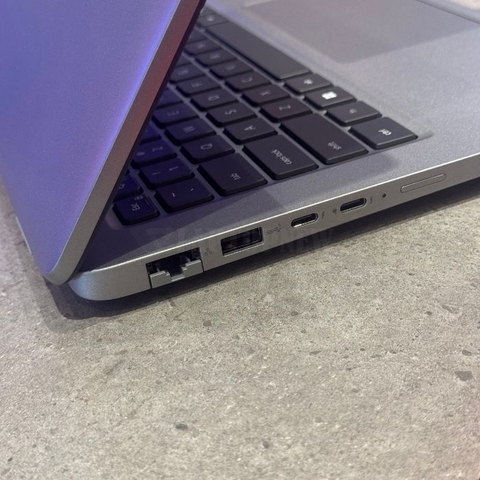 Dell Latitude 5450 - Cổng kết nối trái
