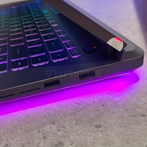 Asus ROG Strix G16 - Cổng kết nối phải