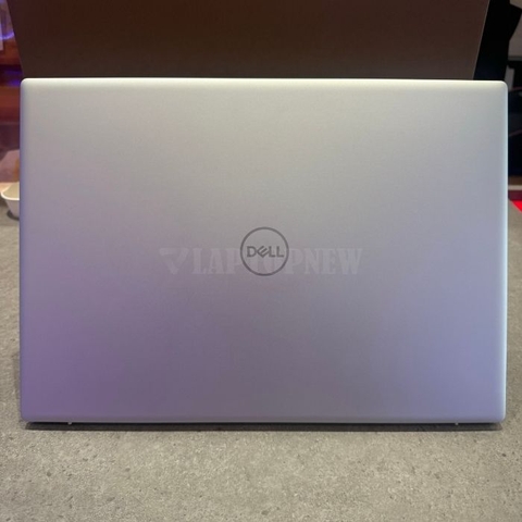 Dell Inspiron 5630 - Mặt sau