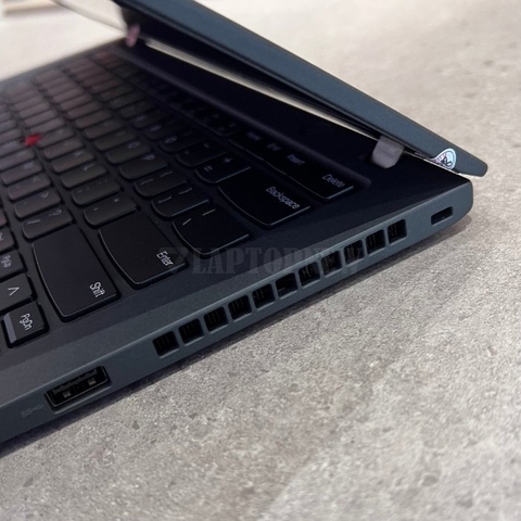 Lenovo Thinkpad T14s Gen 2 - Cổng kết nối phải