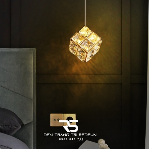 Đèn Thả Trần Lắp Phòng Khách, Phòng Ngủ, Thông Tầng Cầu Thang Hiện Đại Chất Liệu Pha Lê HTK070