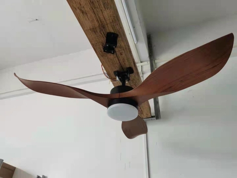 Quạt trần 3 cánh gỗ có đèn màu nâu nhạt, công suất 60w, sải cánh 1320 mm, Mã sản phẩm: 139A