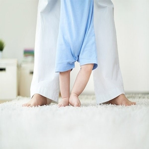 Trẻ bị chân vòng kiềng: Liệu có phải mắc bệnh xương khớp?