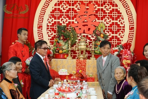 Bày trí ban thờ gia tiên trong ngày cưới