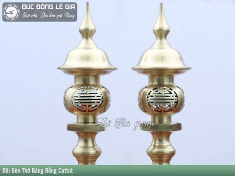 Đôi đèn thờ  bằng đồng cattut 